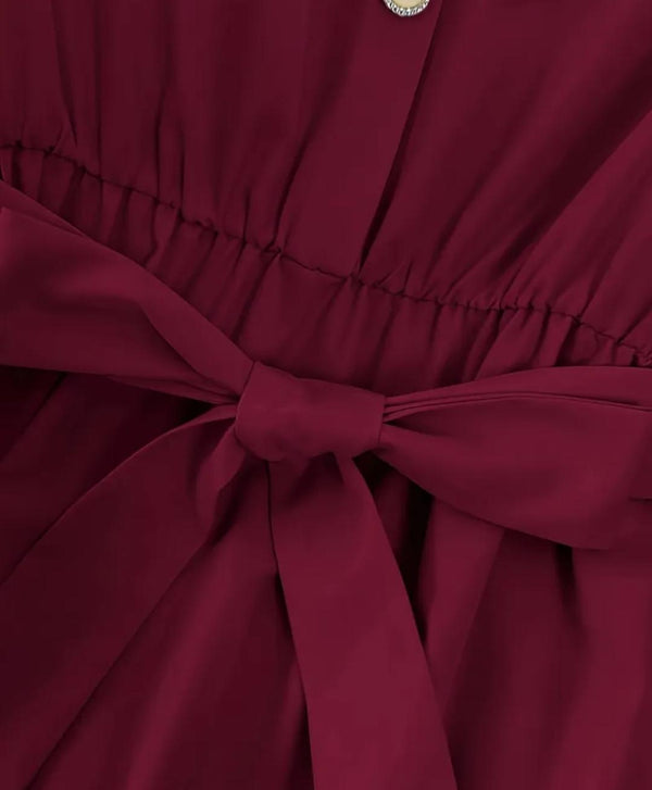 Robe midi rouge élégante avec ceinture – Silhouette féminine et allure sophistiquée